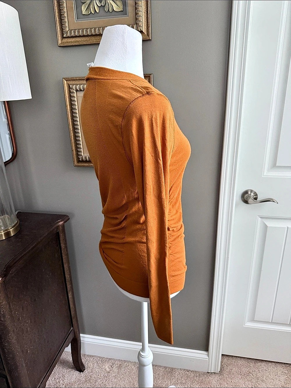 Athleta Women's Long Sleeve Ruched Top Size Medium - Picture 2 of 7